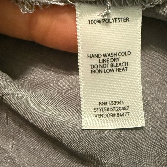 Willow & Root Satin Crinkle Blouse Size Medium - Picture 4 of 13